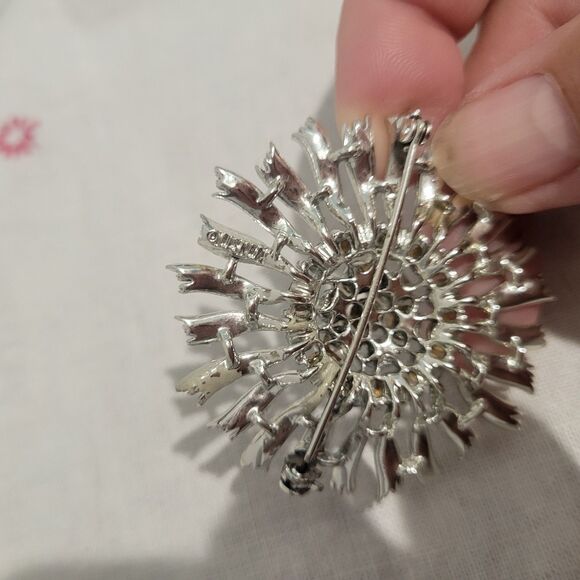 Vintage Lisner Brooch Blue Aurora Borealis Rhinestone Flower - Picture 3 of 11